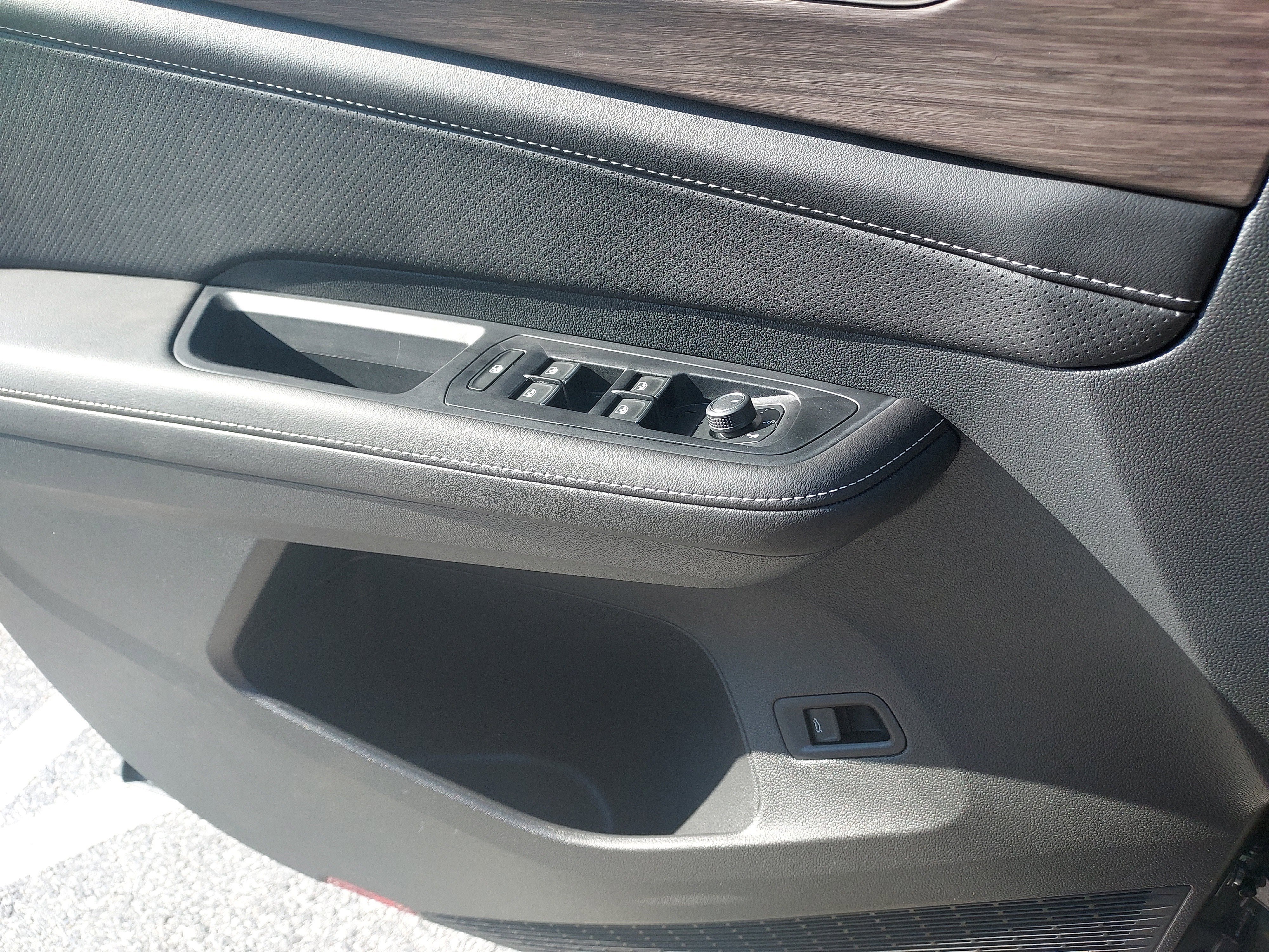 New 2026 Volkswagen Atlas SEL image 25