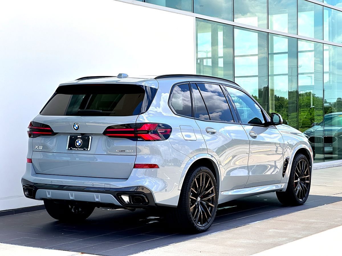 New 2026 BMW X5 sDrive40i w/ M Sport Package image 4