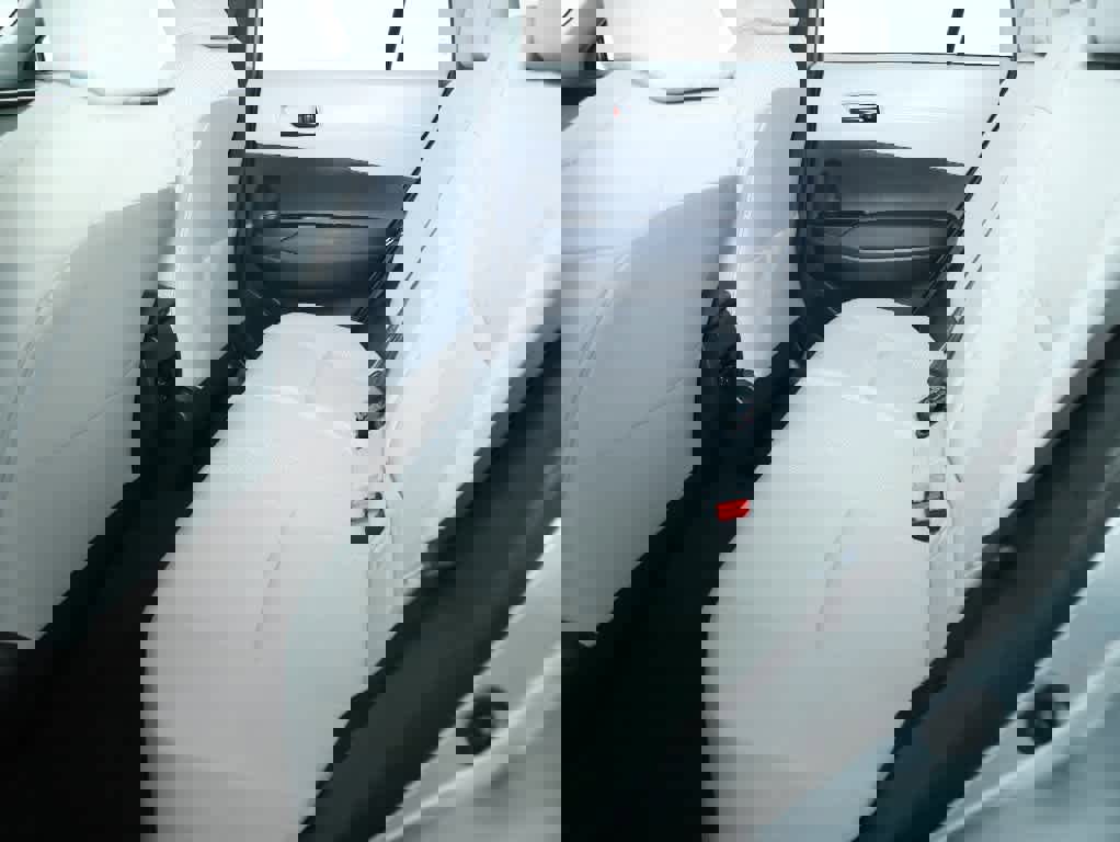 Used 2023 Toyota Corolla Cross L image 13