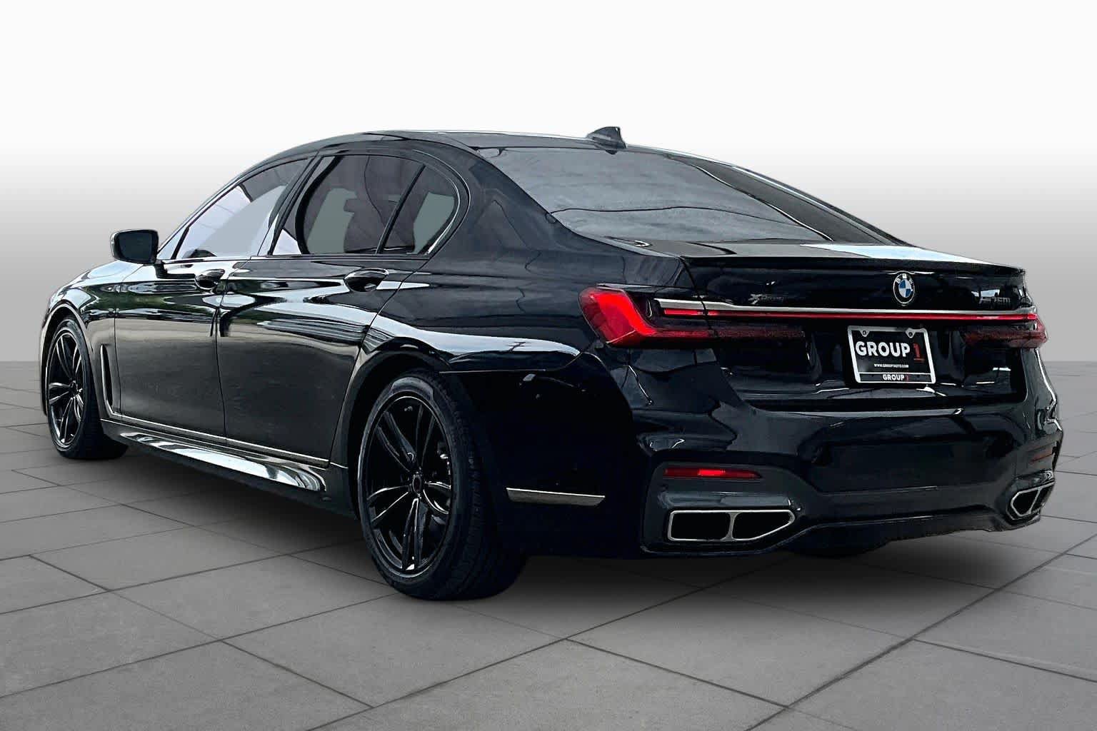 Used 2021 BMW M760i xDrive w/ Luxury Rear Seating Package AWD/4WD image 12