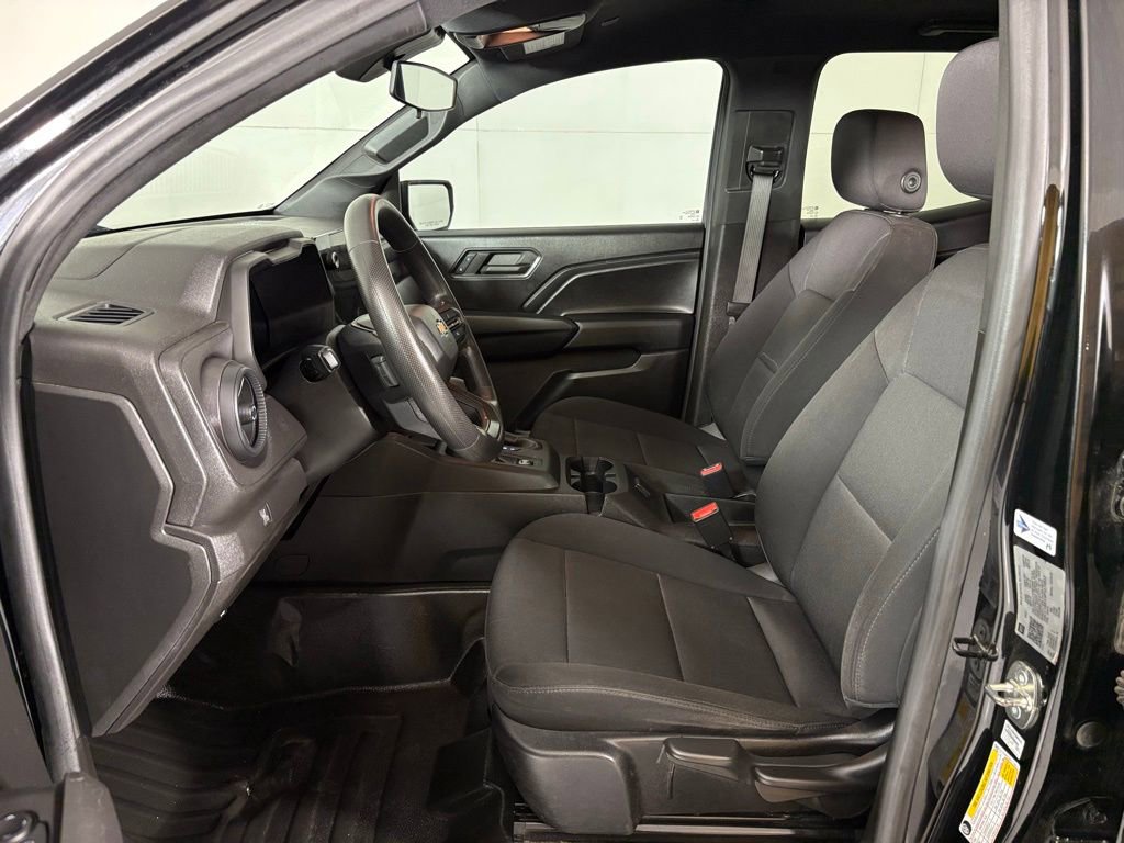 Used 2023 Chevrolet Colorado W/T image 18