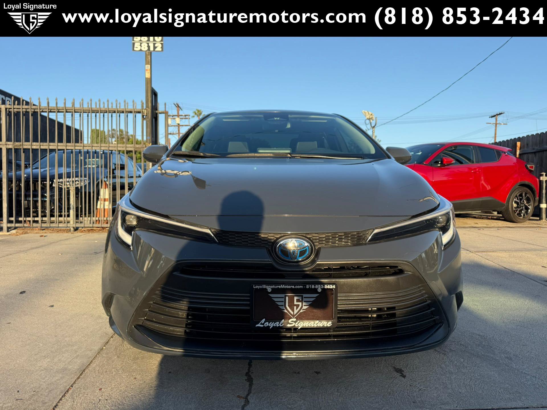Used 2024 Toyota Corolla LE FWD image 2