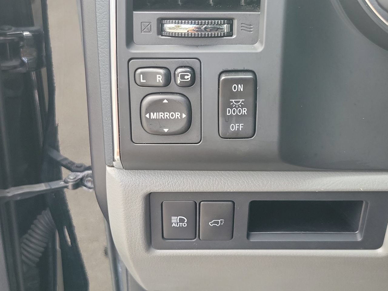 Used 2021 Toyota Sequoia Platinum AWD/4WD image 29