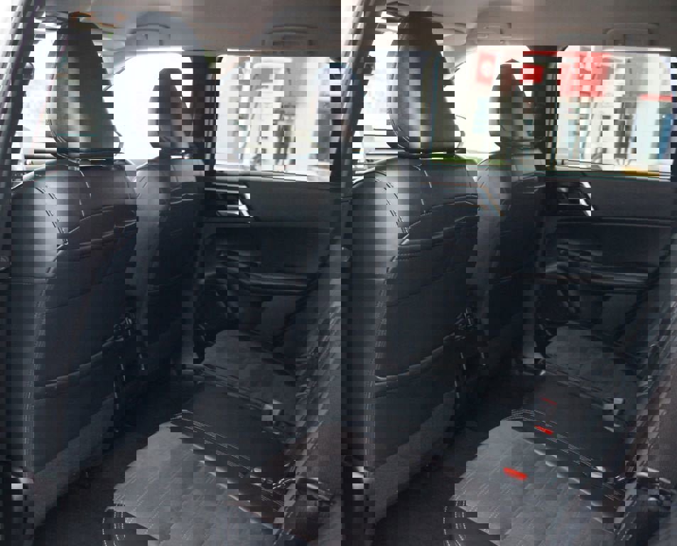 Used 2024 Mitsubishi Outlander SE image 15