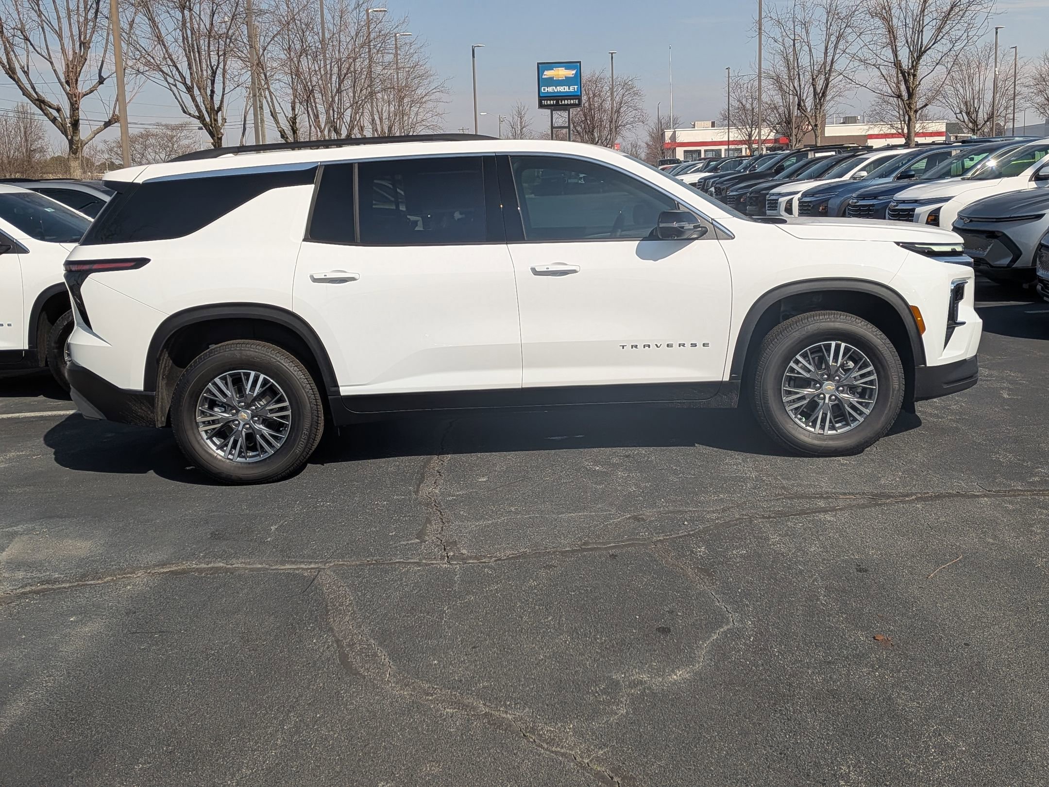 New 2026 Chevrolet Traverse LT w/ Driver Confidence Package FWD image 9