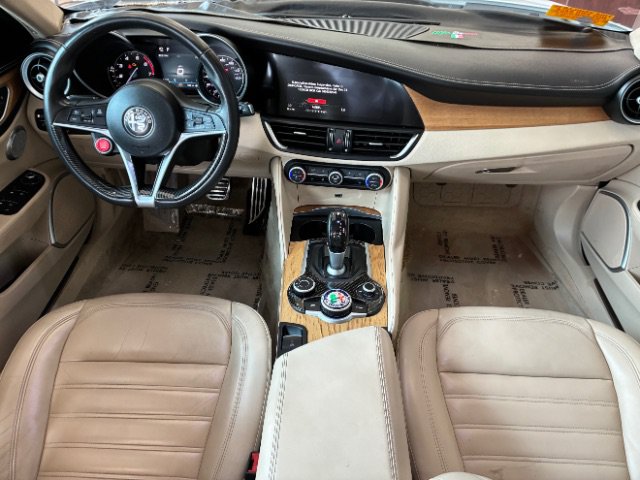 Used 2019 Alfa Romeo Giulia Ti w/ Quick Order Package 22Z Lusso RWD image 17