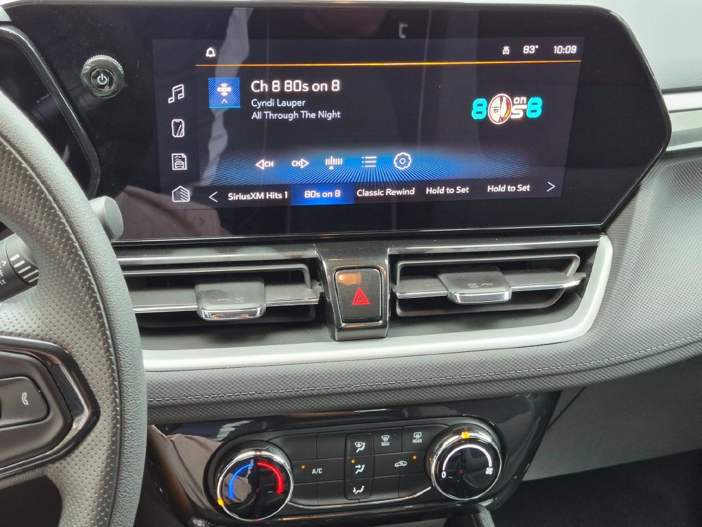 Used 2025 Chevrolet TrailBlazer LT AWD/4WD image 18