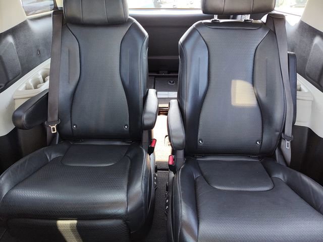 Used 2022 Kia Carnival SX Prestige image 31