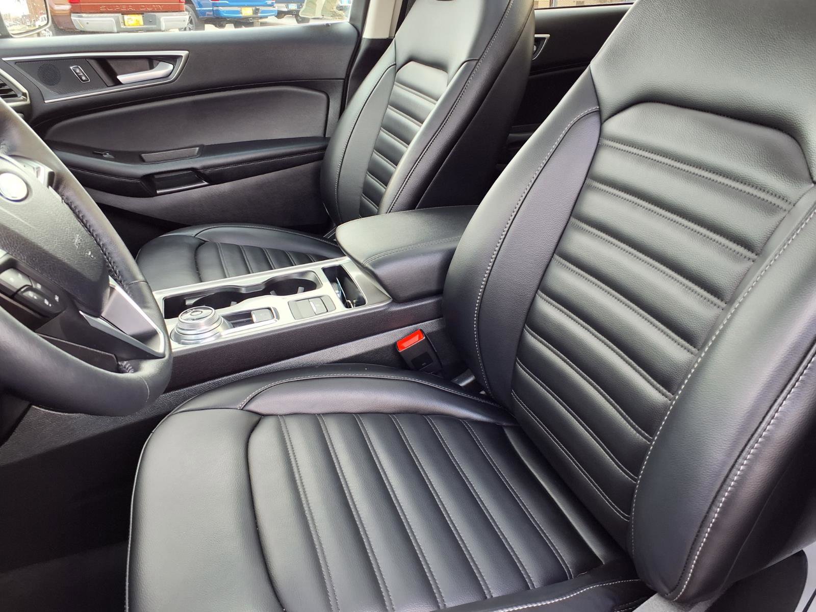 Certified 2024 Ford Edge SEL w/ Convenience Package image 3