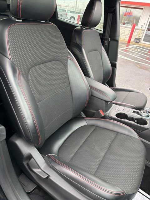 Used 2025 Ford Escape ST-Line image 21