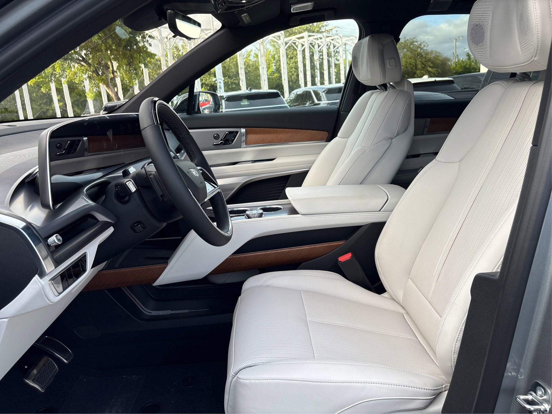 New 2026 Cadillac Vistiq Sport image 9