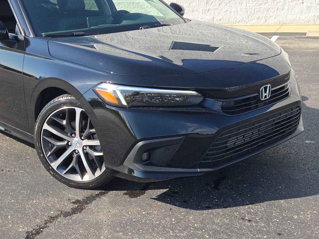 Used 2024 Honda Civic Touring image 2