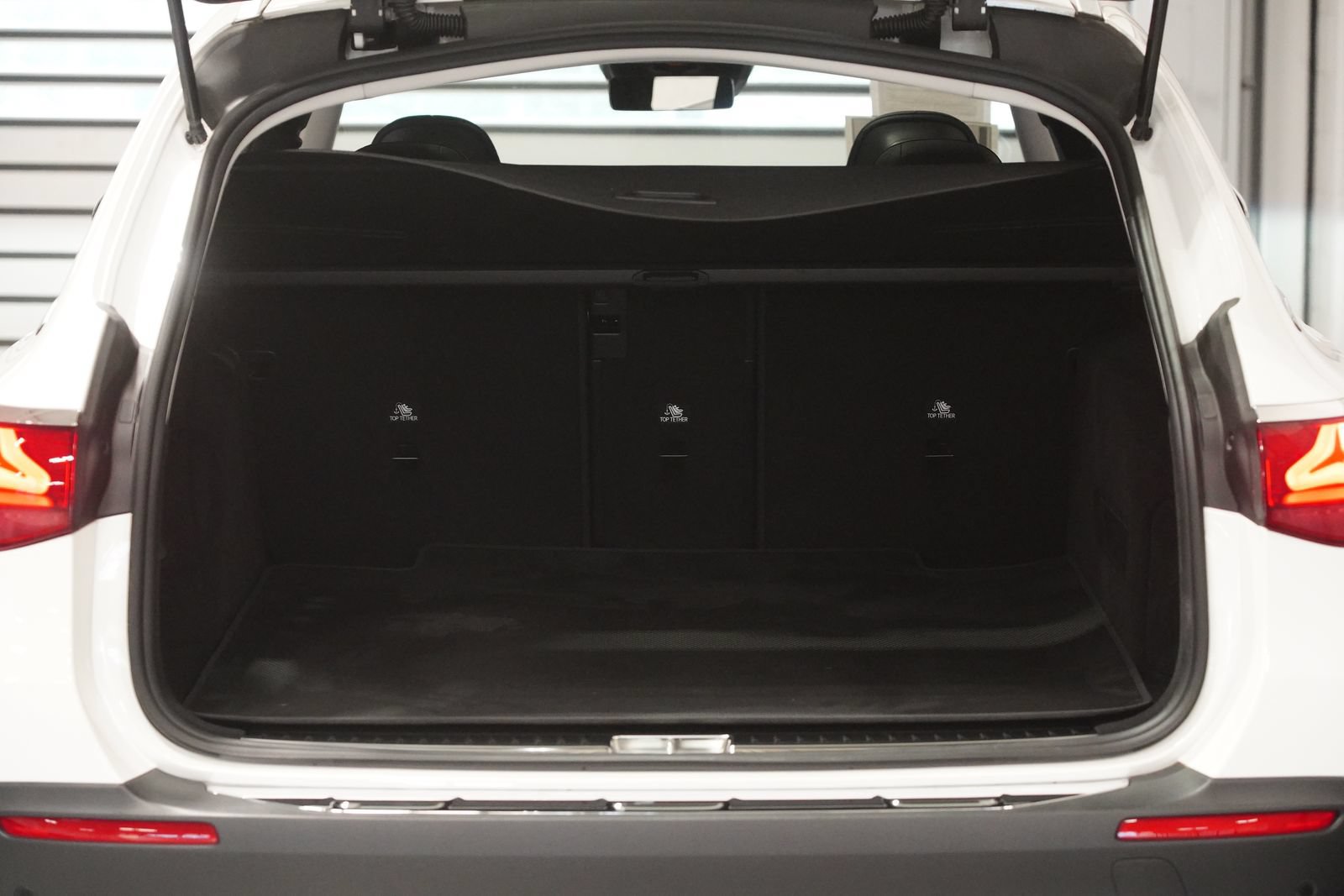 Used 2025 Mercedes-Benz E 450 4MATIC All-Terrain Wagon image 31