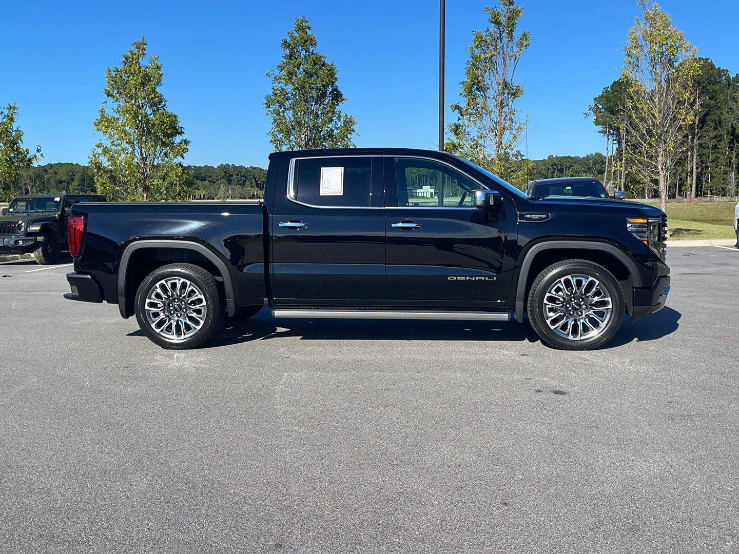 Used 2024 GMC Sierra 1500 Denali Ultimate AWD/4WD image 8