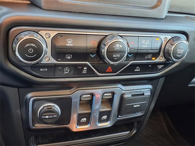 Used 2022 Jeep Wrangler Willys image 17