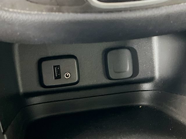 Used 2018 Chevrolet Equinox LT FWD image 19