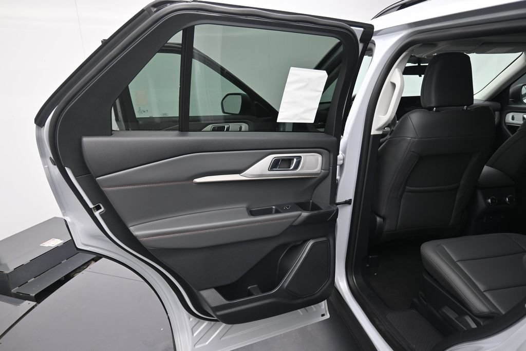 New 2026 Ford Explorer Active w/ Active Comfort Package AWD/4WD image 21