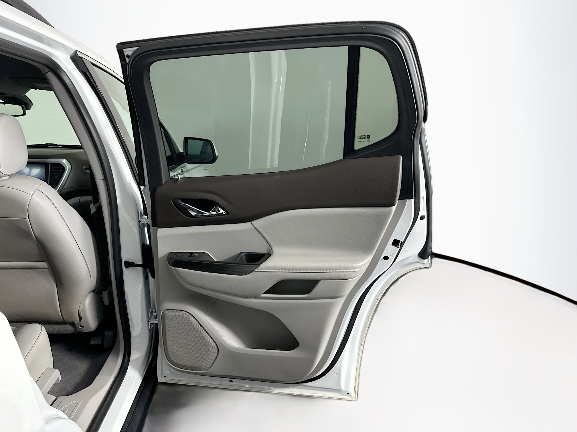 Used 2019 GMC Acadia SLT image 32