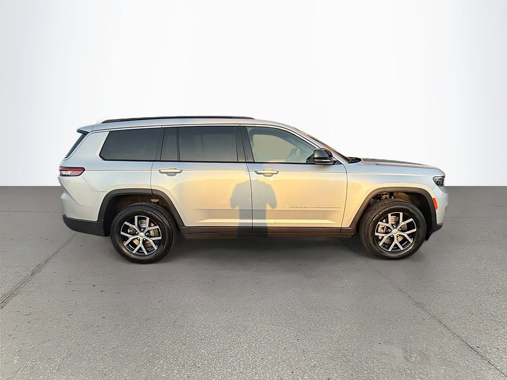 Used 2024 Jeep Grand Cherokee L Limited w/ Luxury Tech Group II AWD/4WD image 3