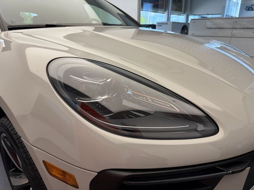 Used 2026 Porsche Macan AWD/4WD image 26