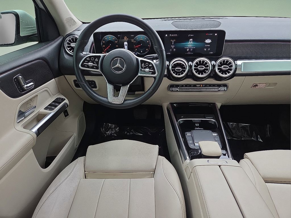 Used 2021 Mercedes-Benz GLB 250 w/ Premium Package image 19