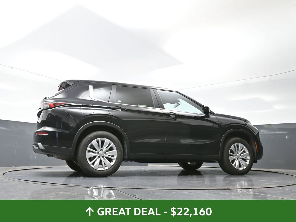 Used 2025 Mitsubishi Outlander ES image 50