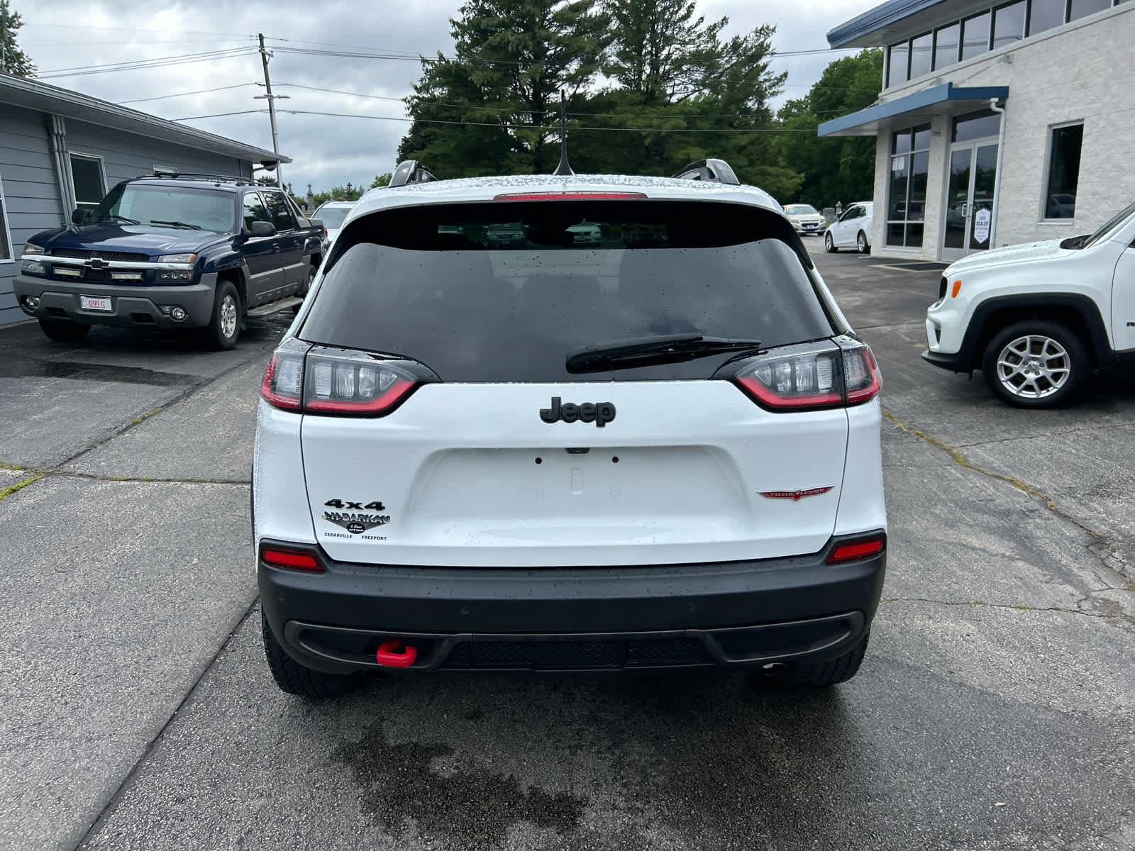 Used 2023 Jeep Cherokee Trailhawk w/ Sun & Sound Group AWD/4WD image 6