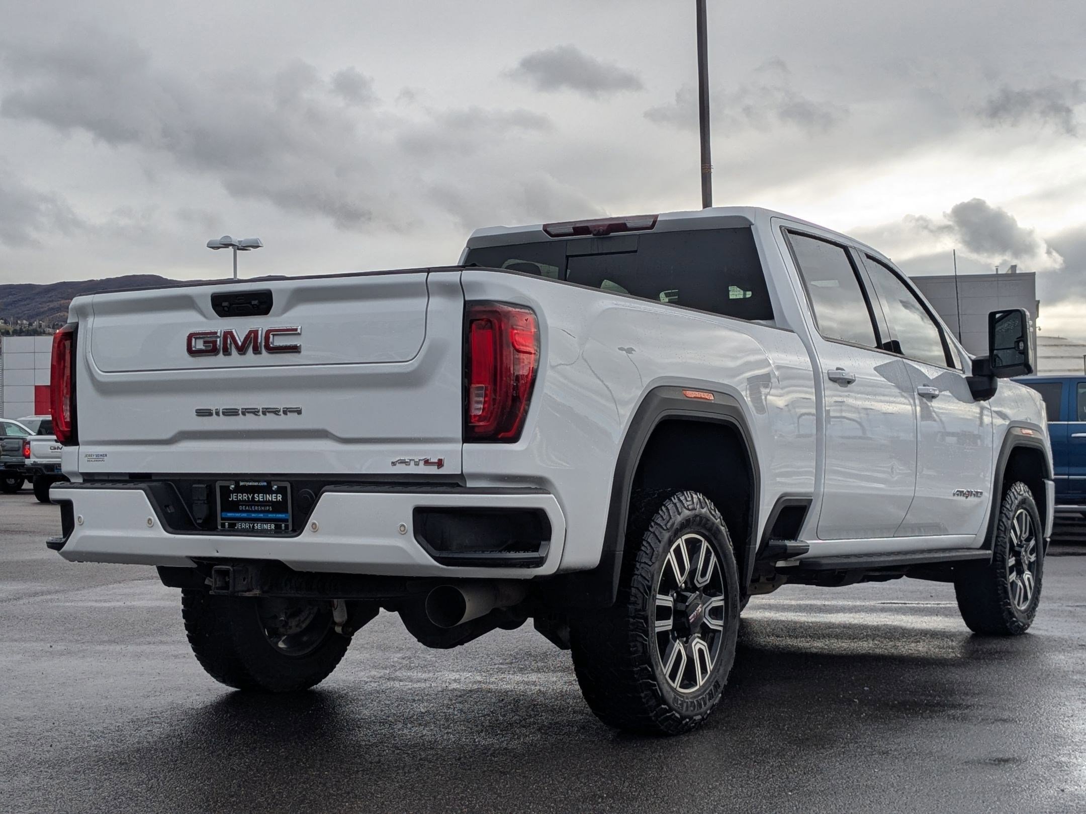 Used 2021 GMC Sierra 2500 AT4 w/ AT4 Premium Plus Package image 5