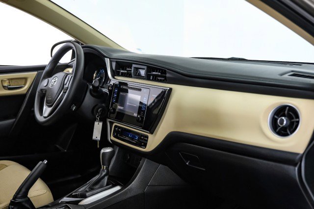 Used 2017 Toyota Corolla LE image 10