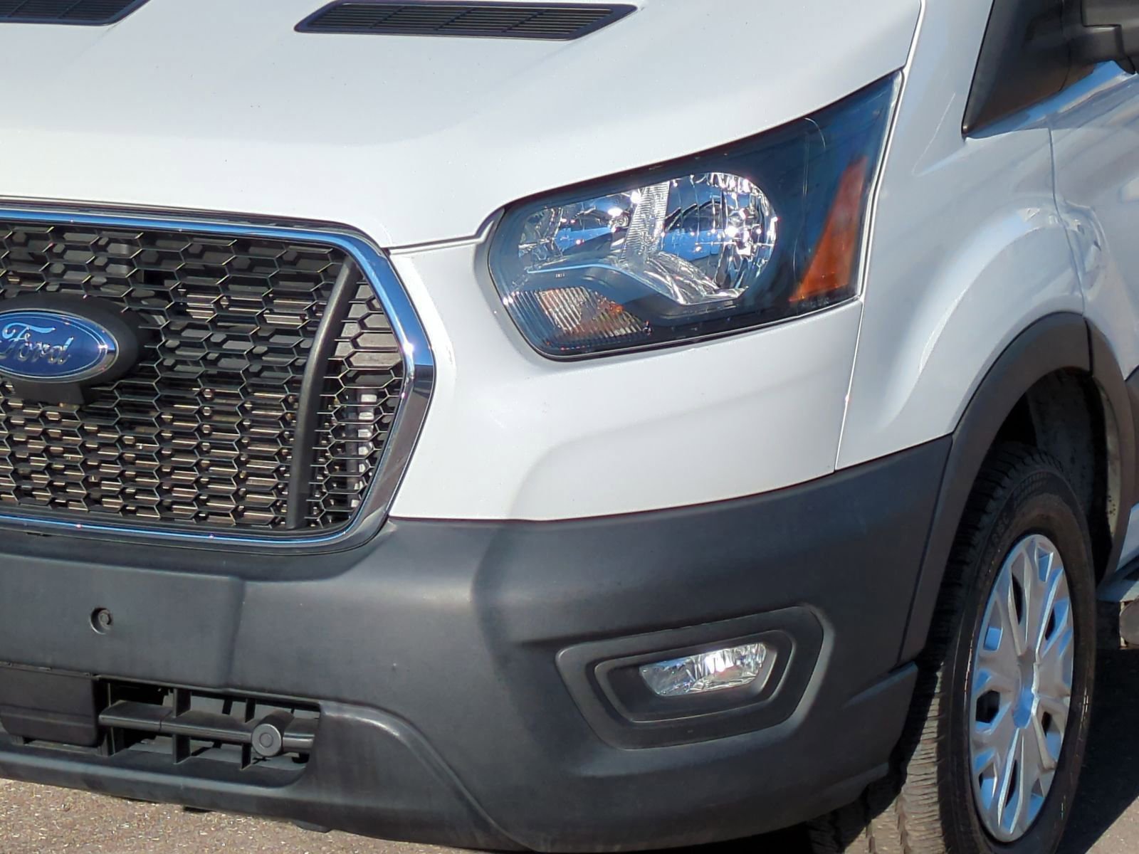 Used 2024 Ford Transit 250 Low Roof w/ Exterior Upgrade Package image 14