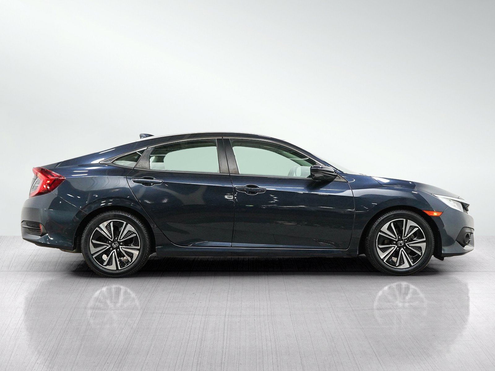 Used 2017 Honda Civic EX-L image 6