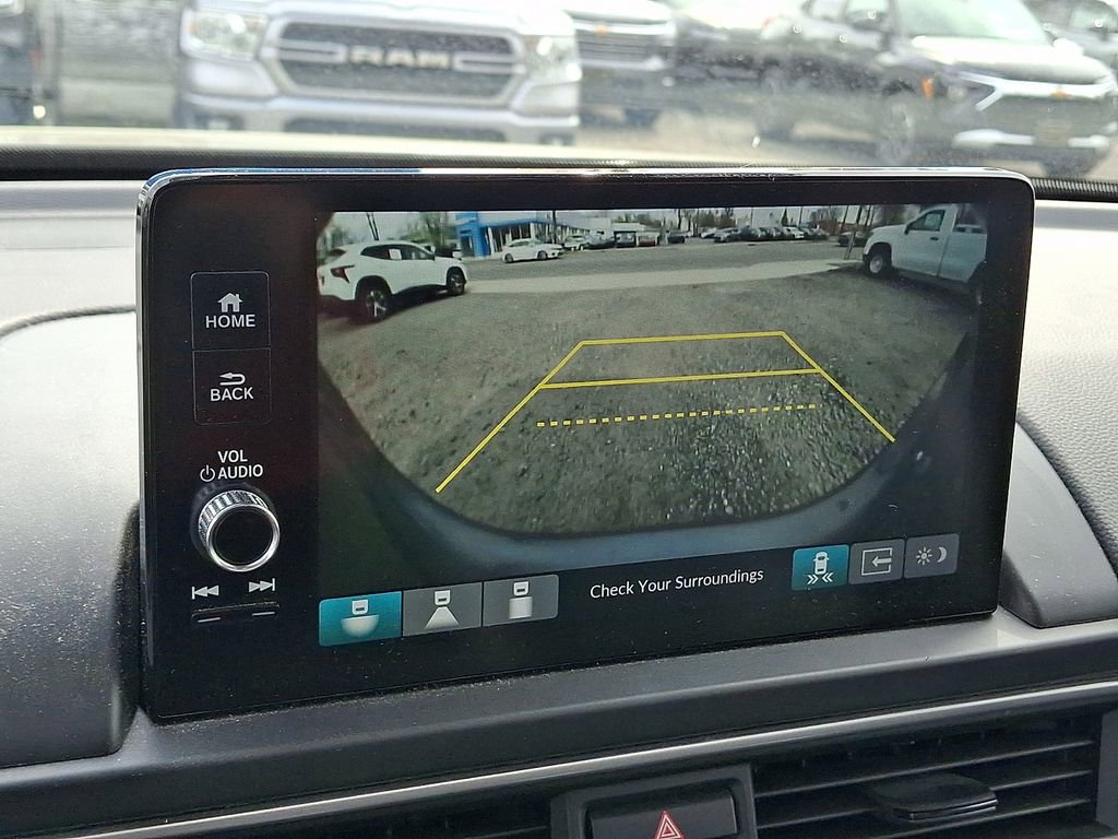 Used 2023 Honda Pilot Touring image 18