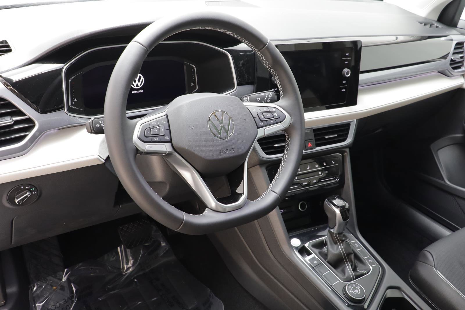 New 2026 Volkswagen Taos SEL image 7