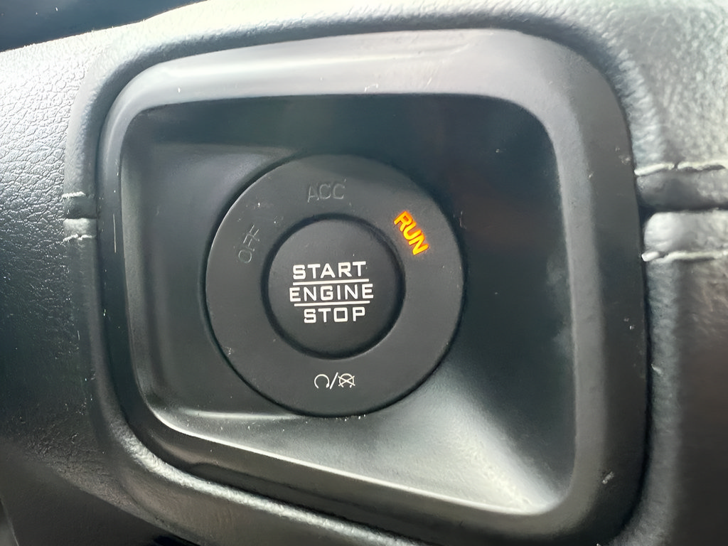 Used 2024 Jeep Wrangler Unlimited Rubicon AWD/4WD image 23