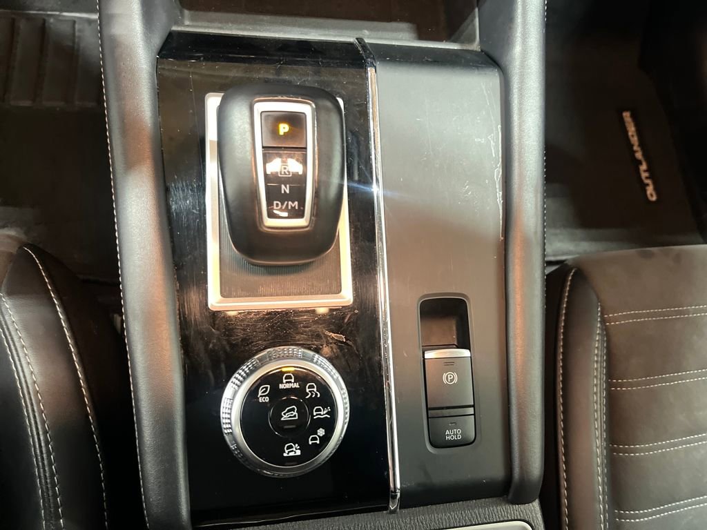 Used 2024 Mitsubishi Outlander SE image 46