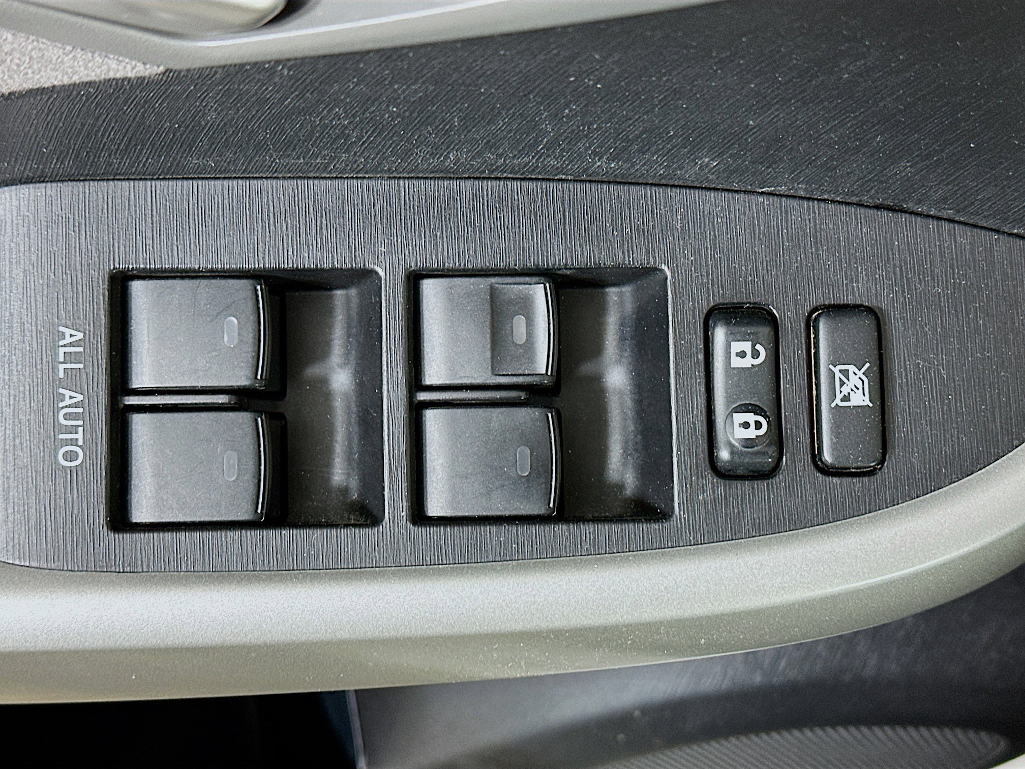 Used 2013 Toyota Prius Three image 15