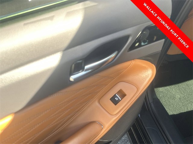 Used 2022 Toyota Avalon Limited image 13