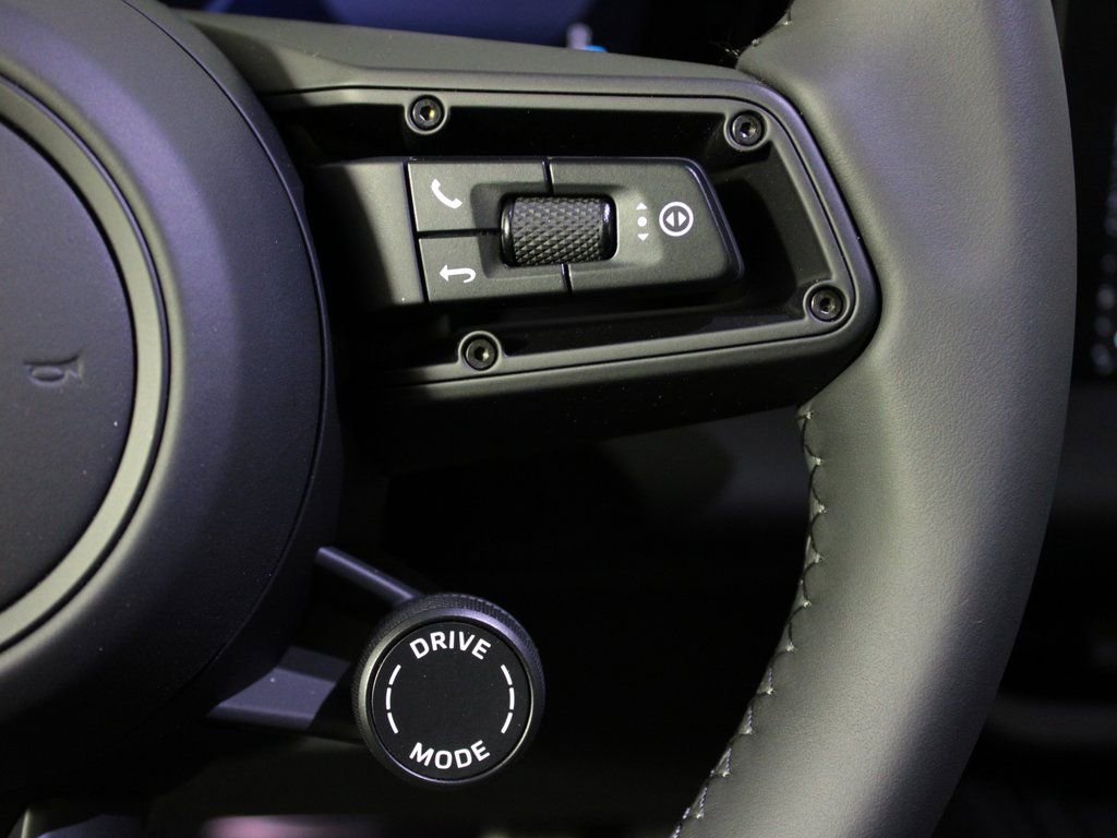 Certified 2025 Porsche Macan Turbo Electric AWD/4WD image 26