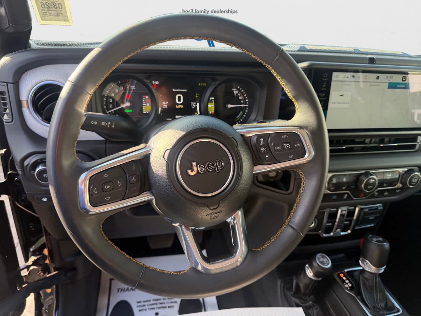 Used 2024 Jeep Wrangler Unlimited Sahara w/ Safety Group AWD/4WD image 15