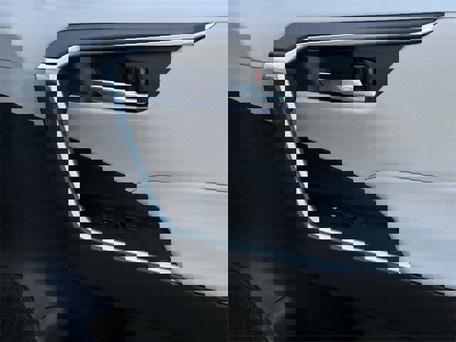 Used 2020 Toyota RAV4 XLE image 26