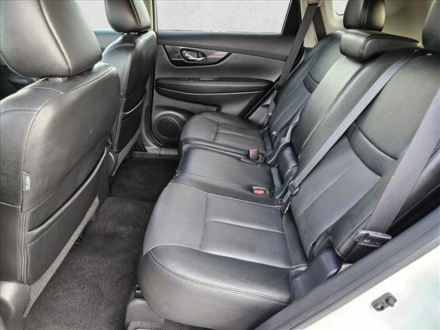 Used 2017 Nissan Rogue SL w/ SL Premium Package image 19