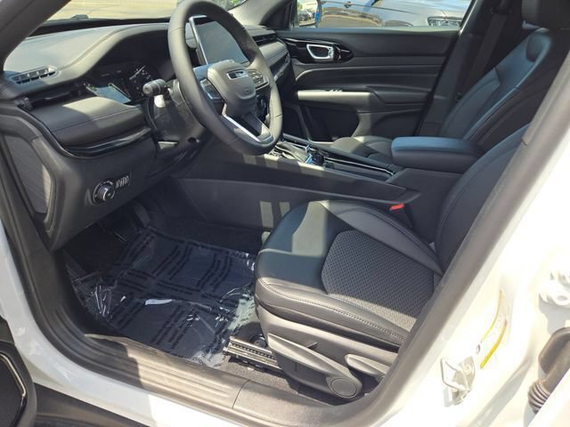New 2026 Jeep Compass Latitude AWD/4WD image 28