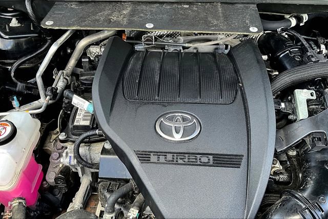 Used 2024 Toyota Highlander LE image 29