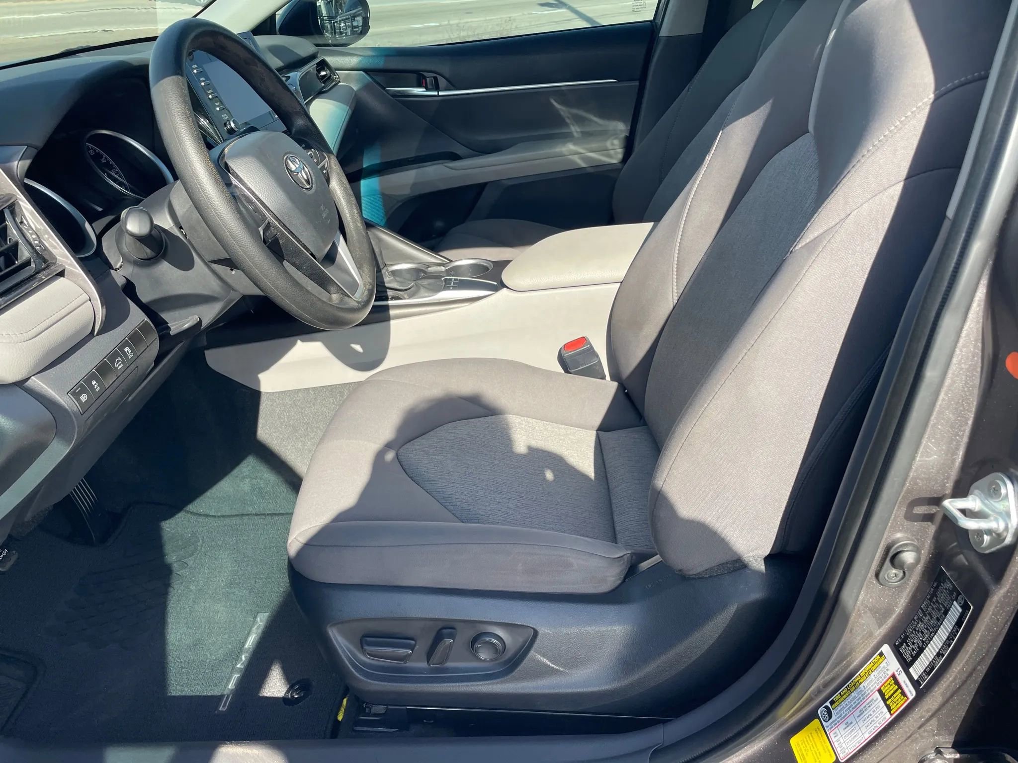 Used 2023 Toyota Camry LE FWD image 17