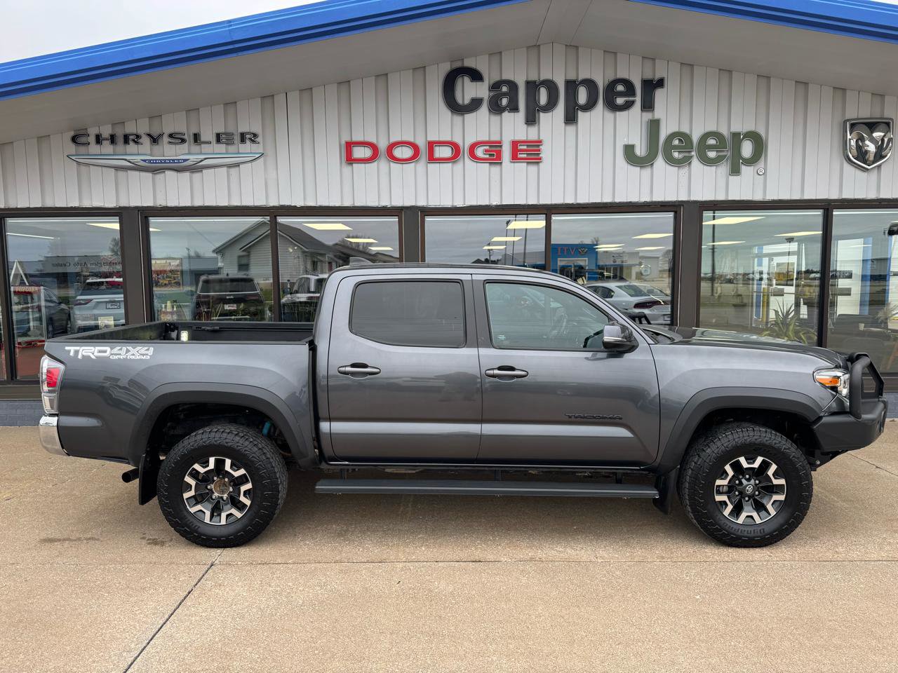 Used 2021 Toyota Tacoma TRD Off-Road image 1