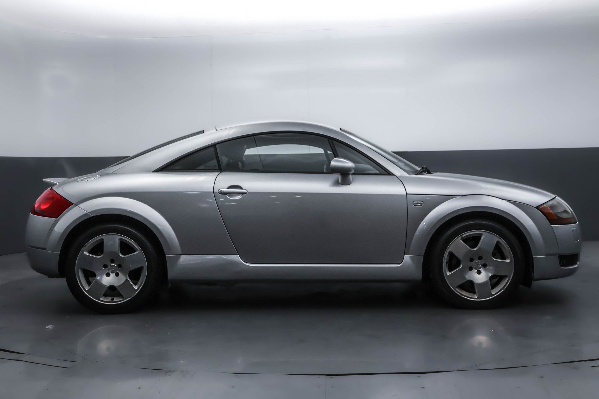 Used 2001 Audi TT 1.8T AWD/4WD image 2