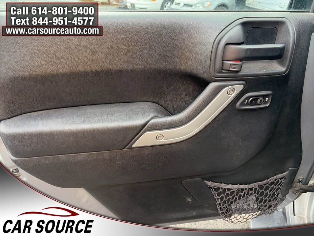 Used 2017 Jeep Wrangler Unlimited Sahara w/ Max Tow Package image 13