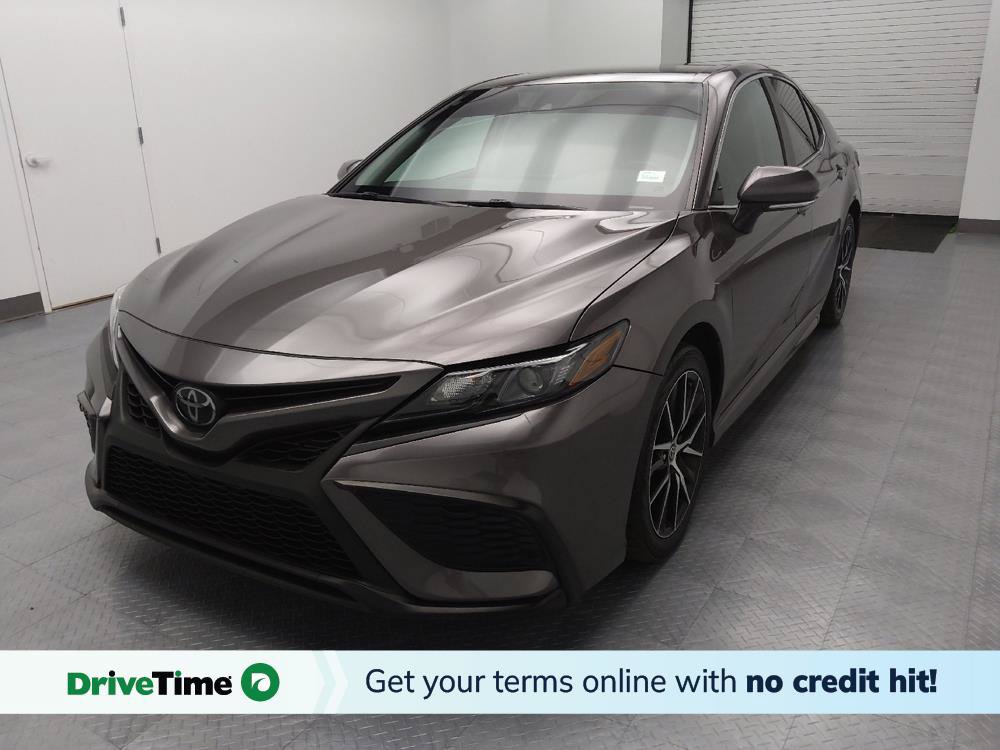 Used 2022 Toyota Camry SE FWD image 1