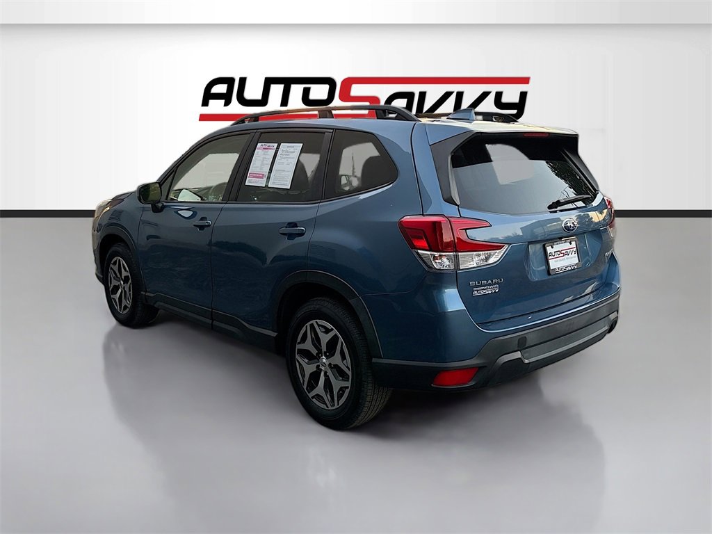 Used 2023 Subaru Forester Premium image 5