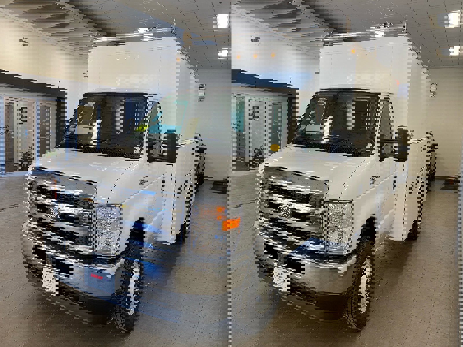 New 2027 Ford E-350 and Econoline 350 Super Duty w/ Power Equipment Group image 4